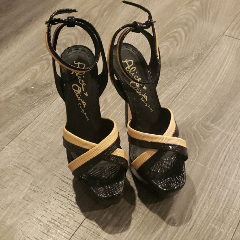 Alice and Olivia Lizabeth Platform Heel